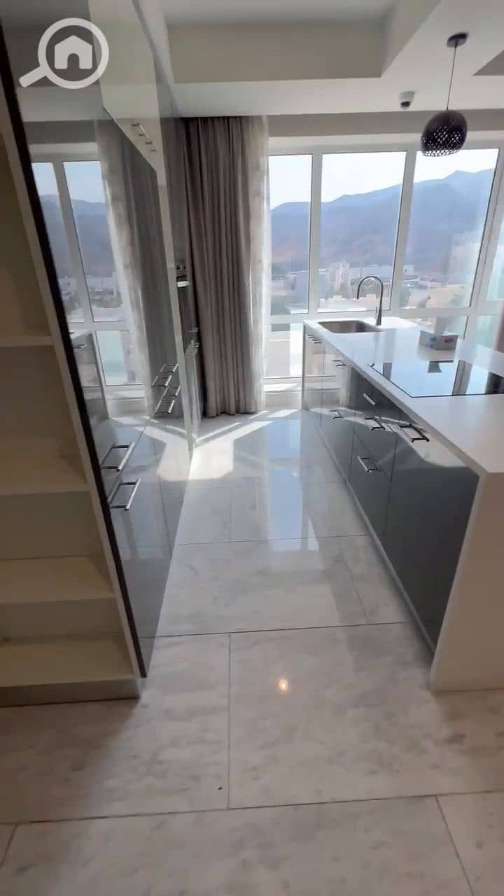 10 WhatsApp Video 2025-12-28 at 15.49. 31_032. jpg