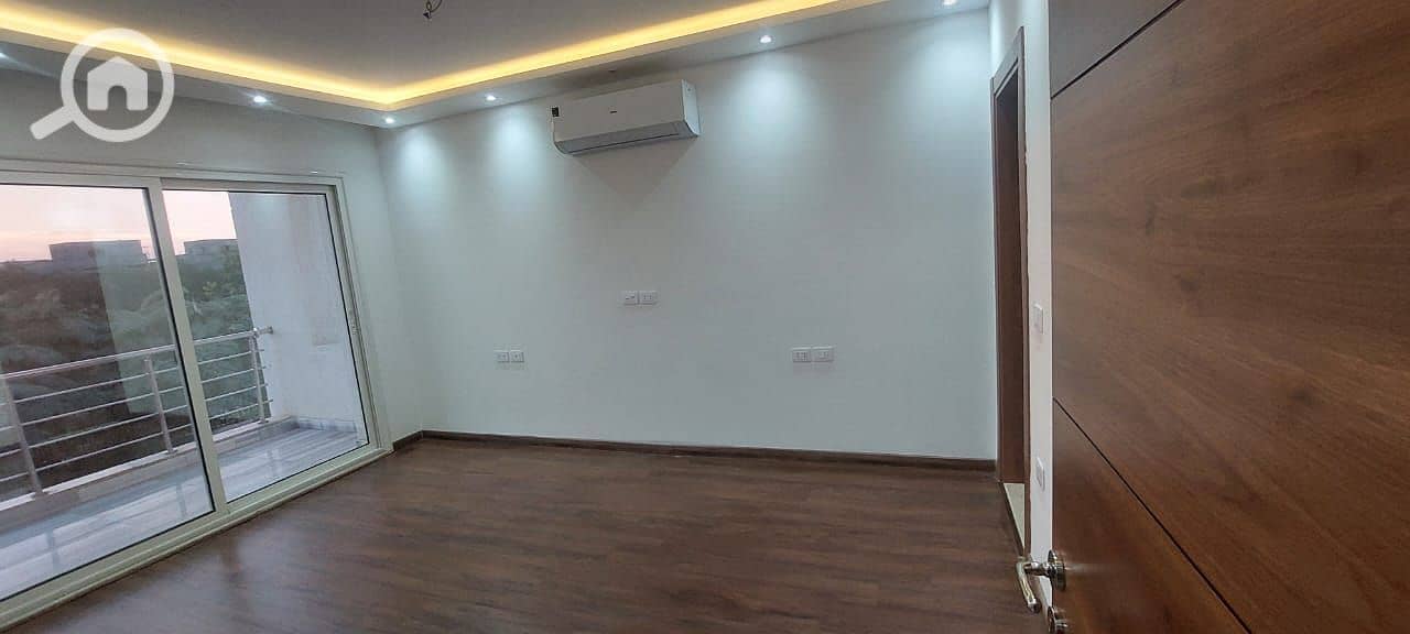 4 1bc90d42-5054-466d-a944-4649ba845383. jpg