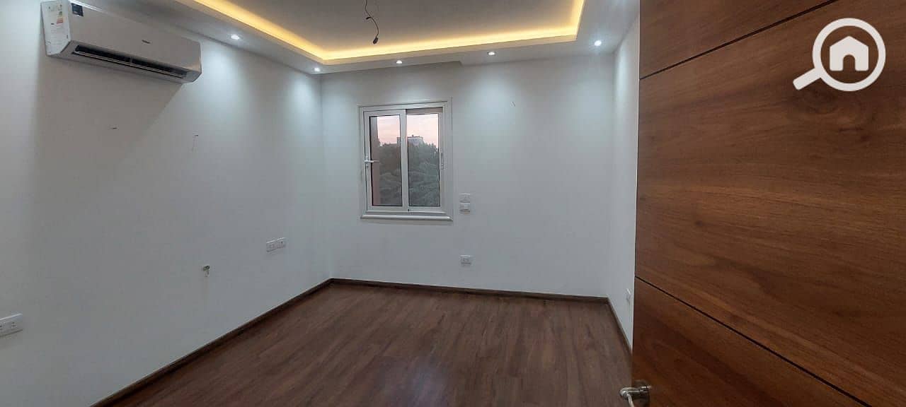 8 cf32b8c4-0d52-4ab8-9a74-46d86d6d0dca. jpg