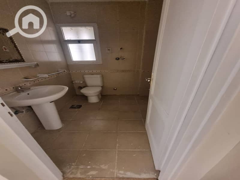 4 549de797-cd33-44e7-b04f-44f4ebea5c91. jpeg