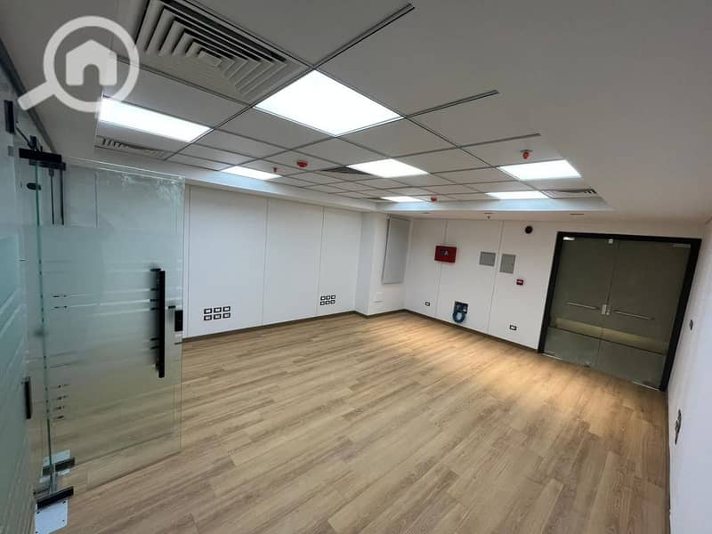 7 WhatsApp Image 2025-10-11 at 21.23. 45_8a6c3bbc. jpg