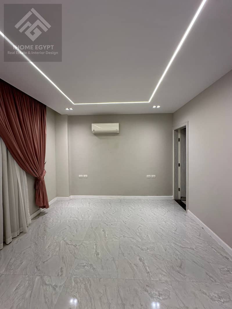 12 ffbf253a-eb0e-447c-a643-1e8f6663cd4c. jpg