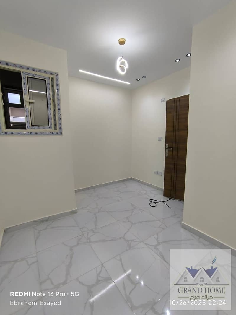 12 cfc9bfee-b29f-4bf0-92a0-da8fea320ccb. jpg