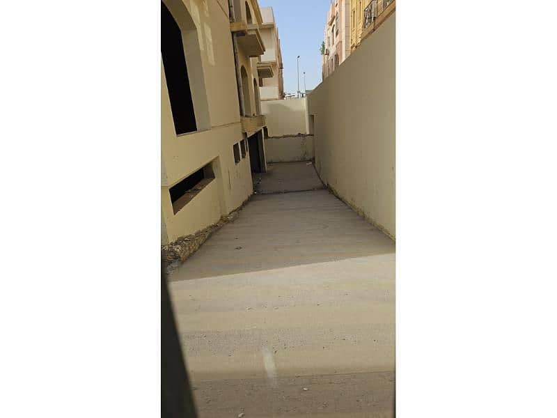 10 103075e0-d270-474e-8b14-c5255ec4c474. jpg