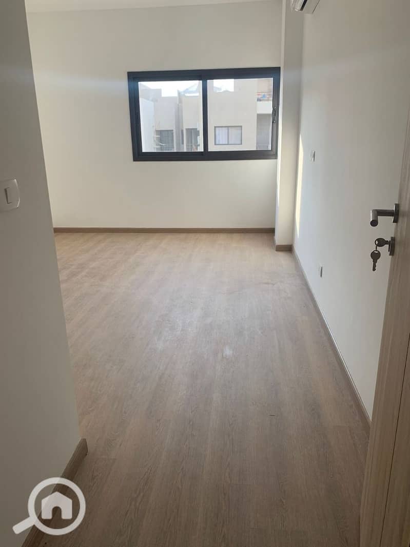 4 09517272-1251-449a-8c1c-6620c392c2b4. jpeg