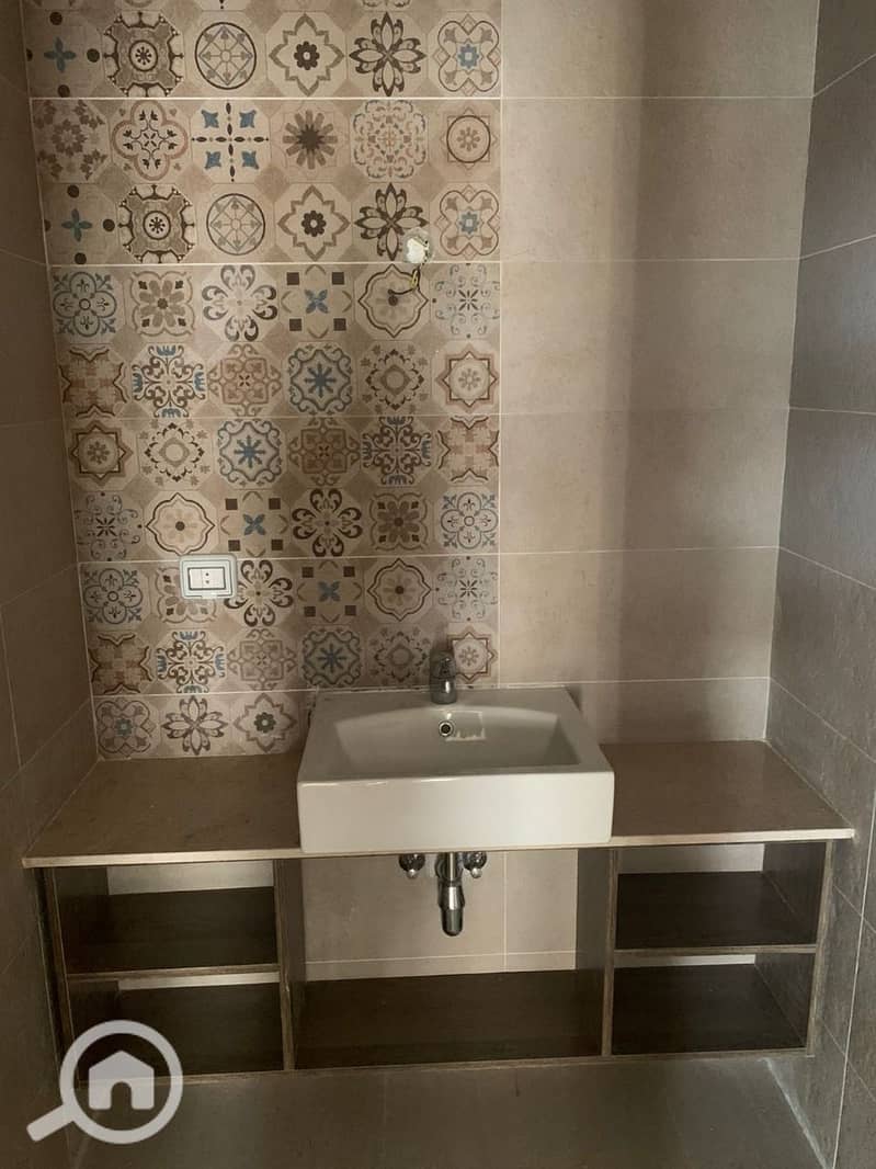 14 1ce37094-4a62-42e7-8895-62e653878a06. jpeg