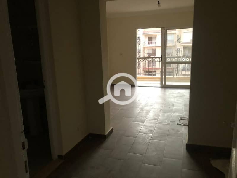 4 b713f0fc-a857-47fe-8da9-0f17039e9faa. jpg