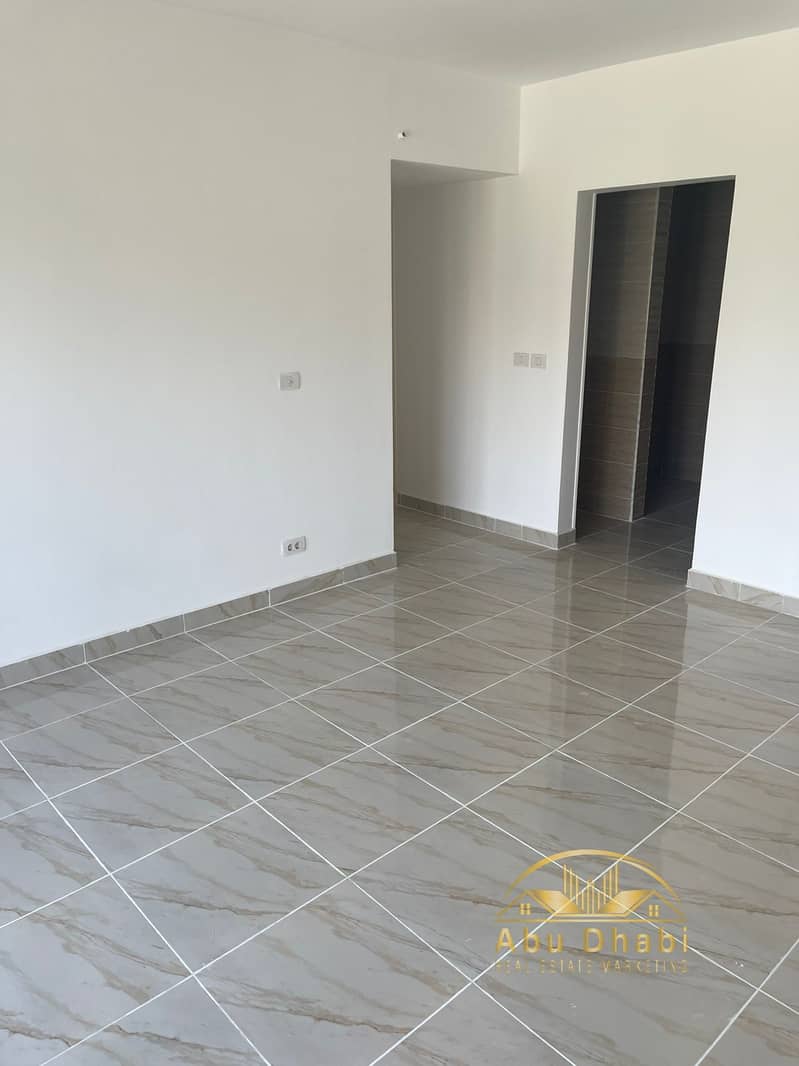 4 10679c63-5a00-4e9a-a7af-8d1f38a49dd9. jpg