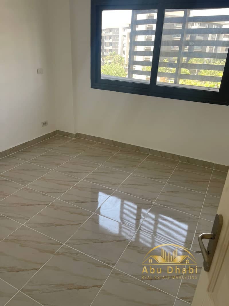 6 b94e909a-cc00-45e6-88ca-b940d8b8b4f9. jpg