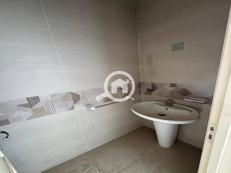 6 534b3337-121a-4e6a-8eea-686c7bdab551. jpeg