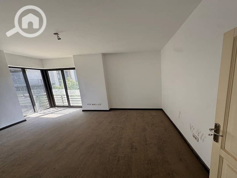 10 e110cb87-8533-43df-8594-41c219bae429. jpeg