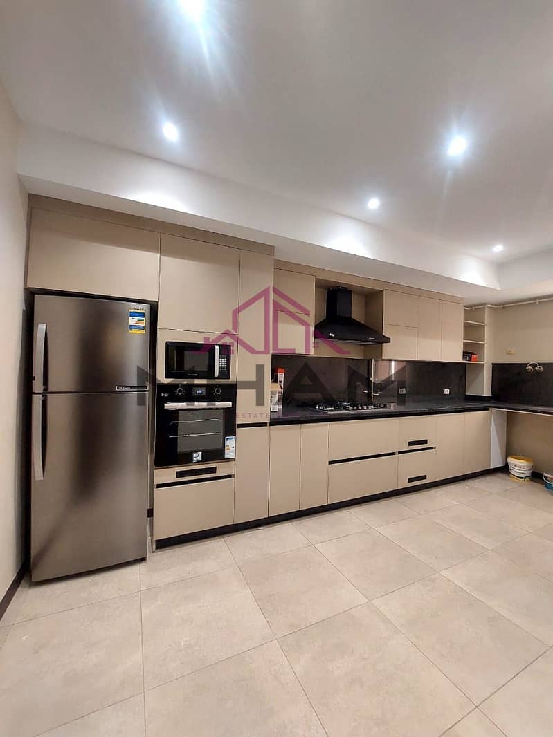 3 photo_5958629793462946738_y. jpg