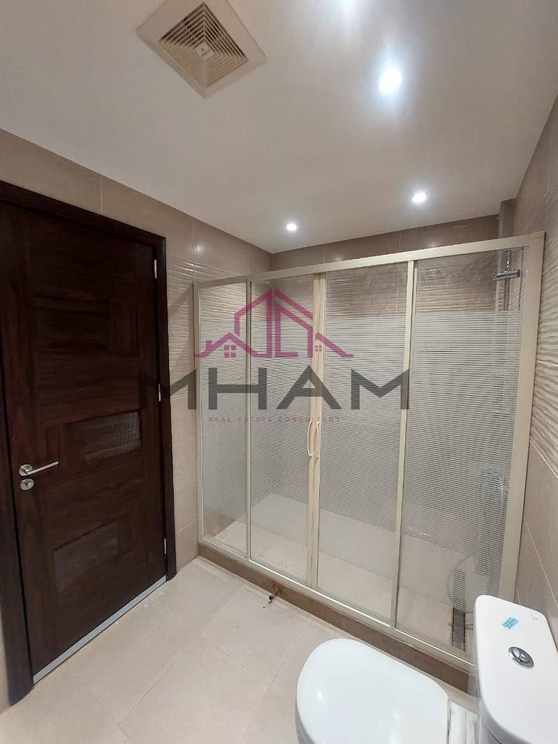 4 photo_5958629793462946735_y. jpg