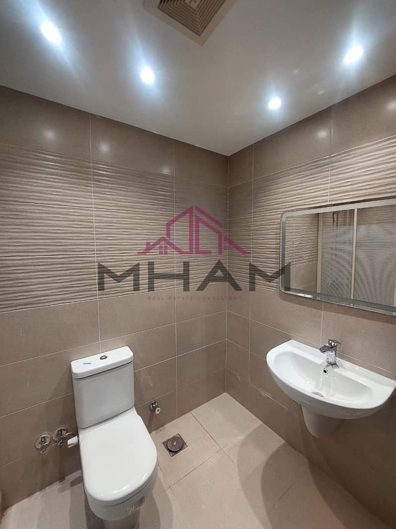 8 photo_5958629793462946741_y. jpg