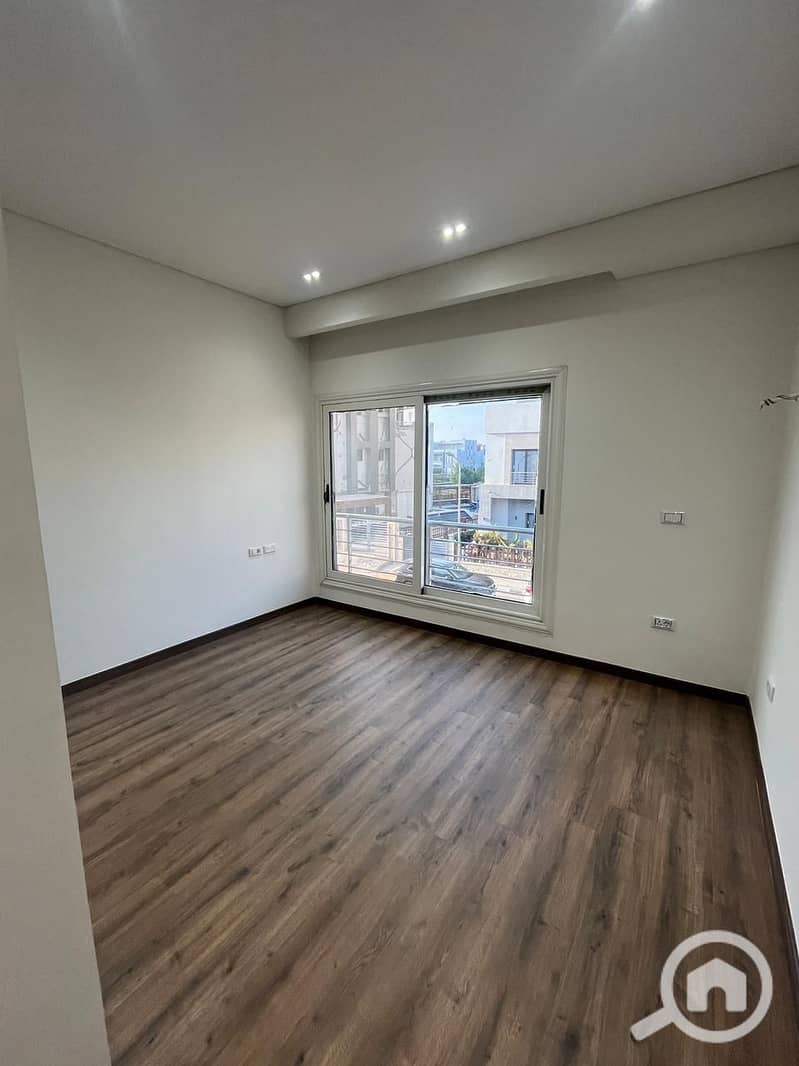 9 30549097-2f17-49b6-b291-a1fed6770612. jpg