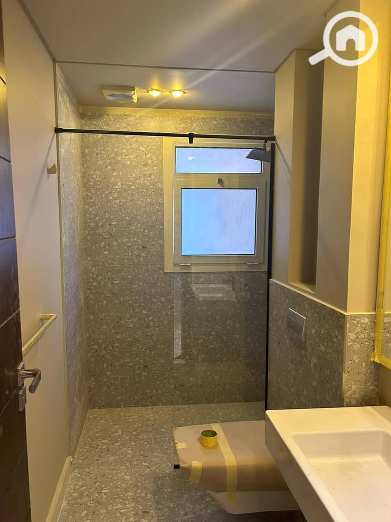 5 ef99b0c9-a169-4dd5-8375-7332fb60ccd3. jpg