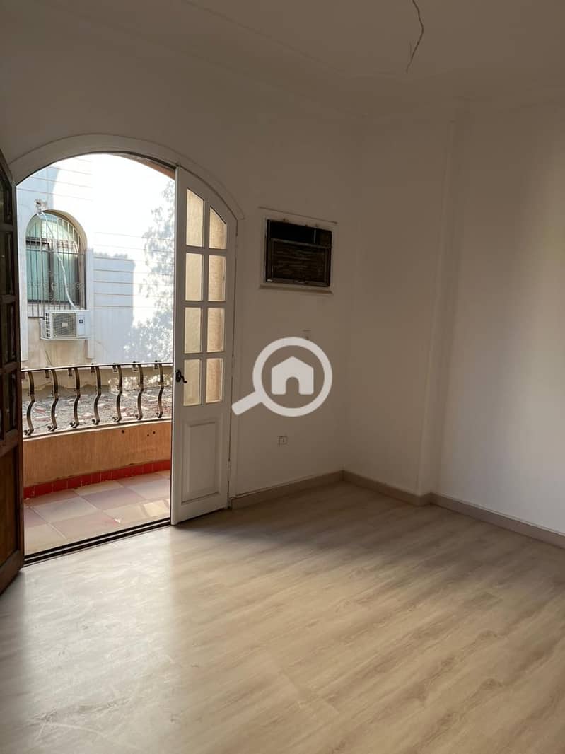 10 edefb21a-f5cc-46ba-b7f2-4efb37a6719d. jpg