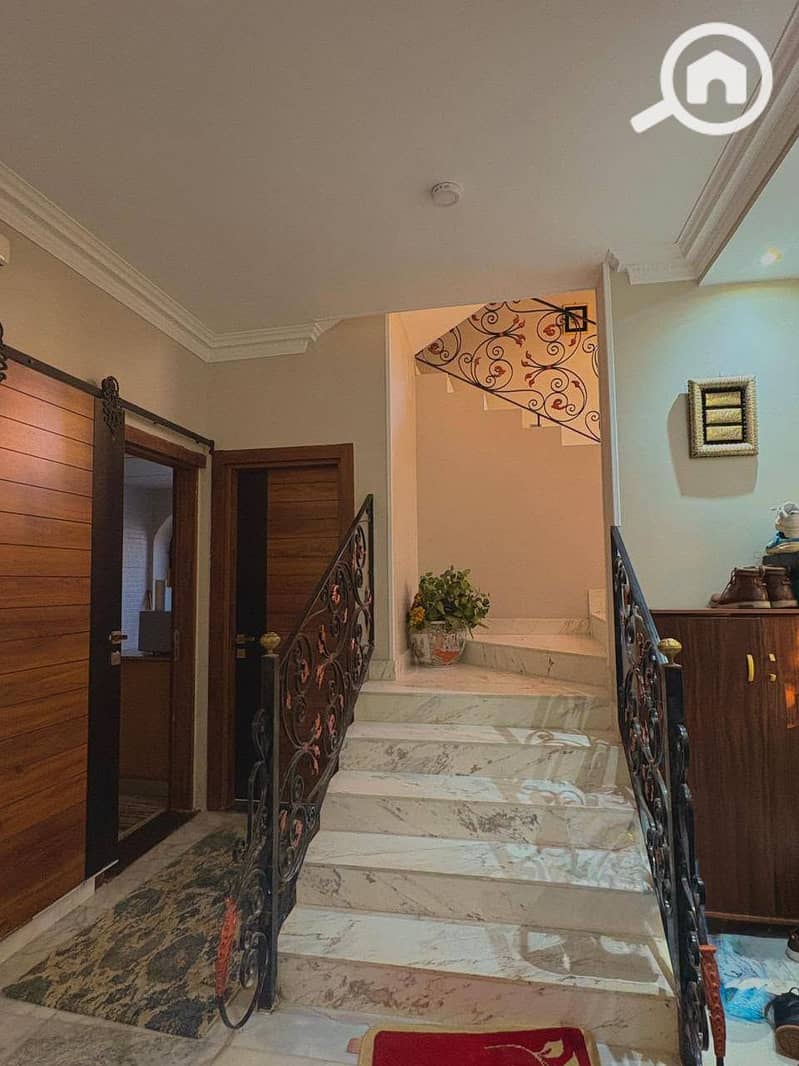 4 5d299453-f7e2-4c04-9e17-7d7a03b9c196. jpg