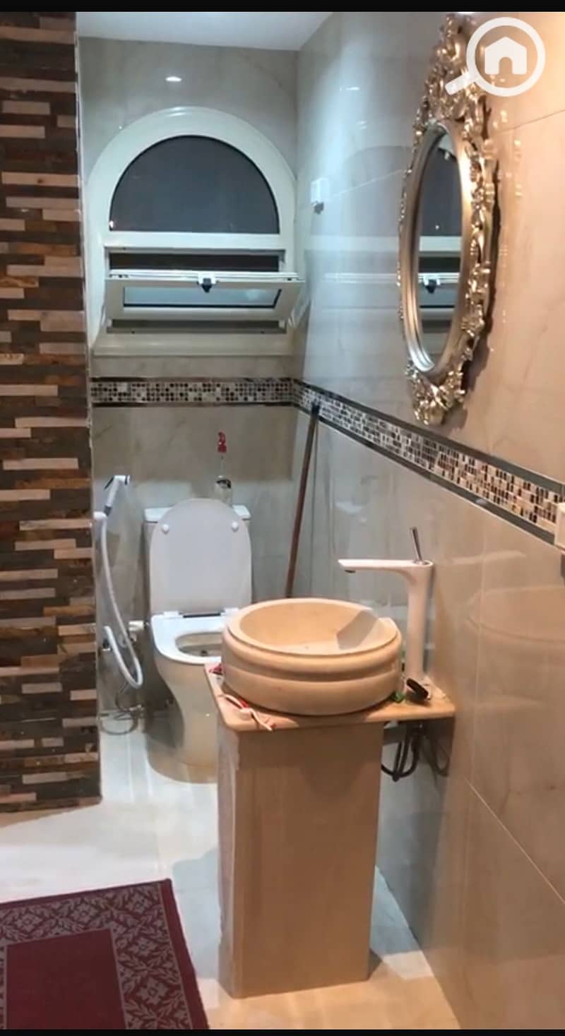 9 ccff4f39-2d0d-42e5-b6c4-2dc80c2bdc58. jpeg