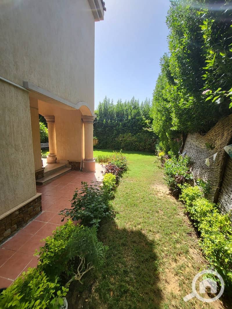 6 8c924df0-9c70-41a8-b304-b7eb9f0b3129. jpg