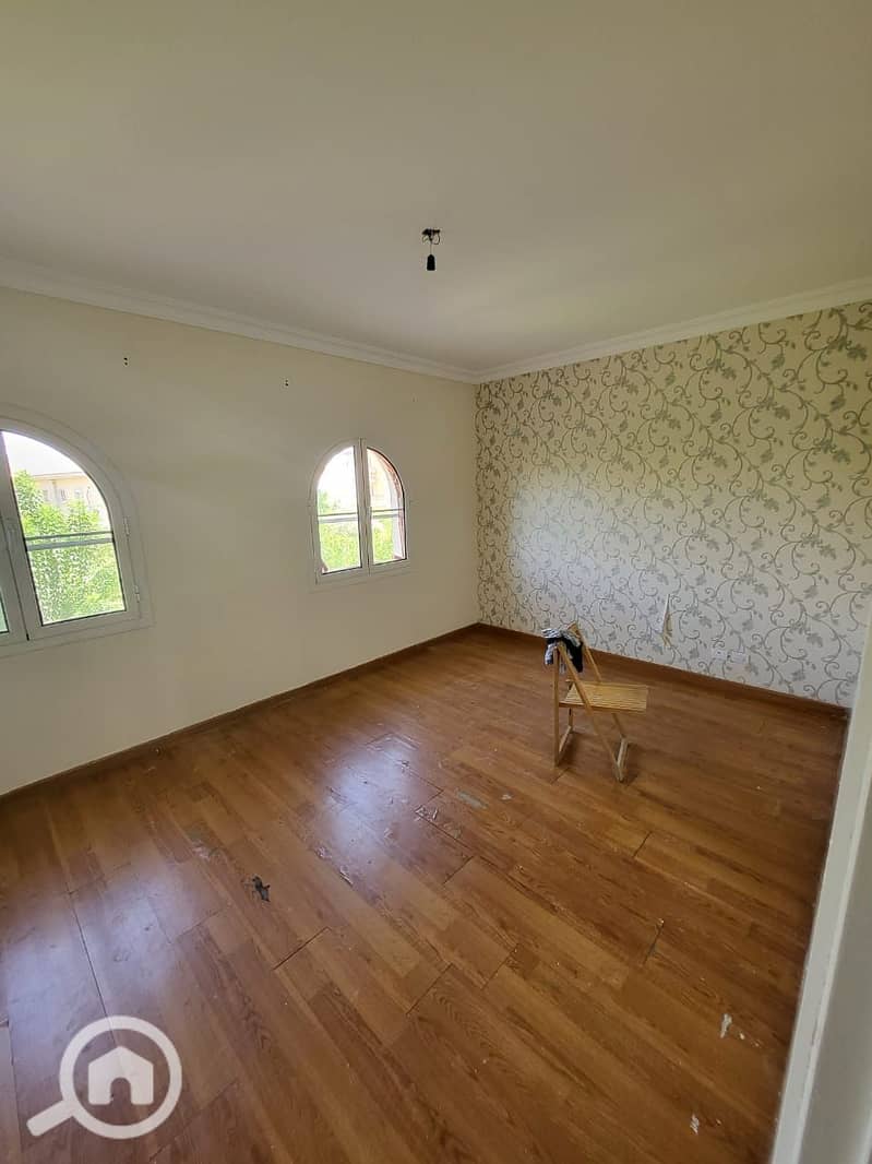 10 151b8a85-5432-4e2b-8ccd-77b8405f7aa9. jpg