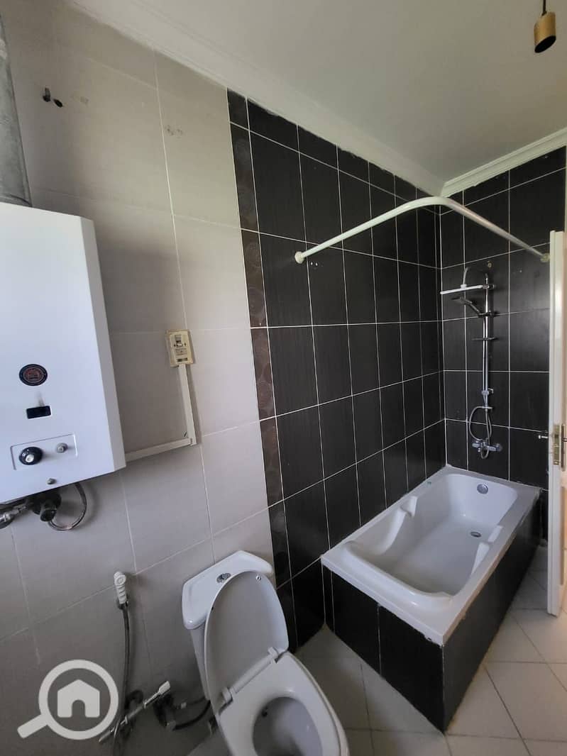 15 05331030-fec5-48a0-bdd8-26c46e2b0fb9. jpg