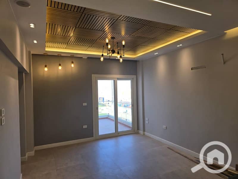 10 dbf11a10-8fda-464d-b07c-9f706e786084. jpg