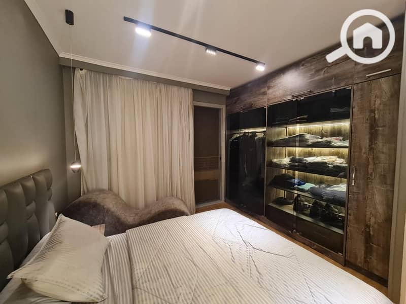 9 9da8b5c9-cb47-4926-b9e8-acb4b7cc7612. jpg