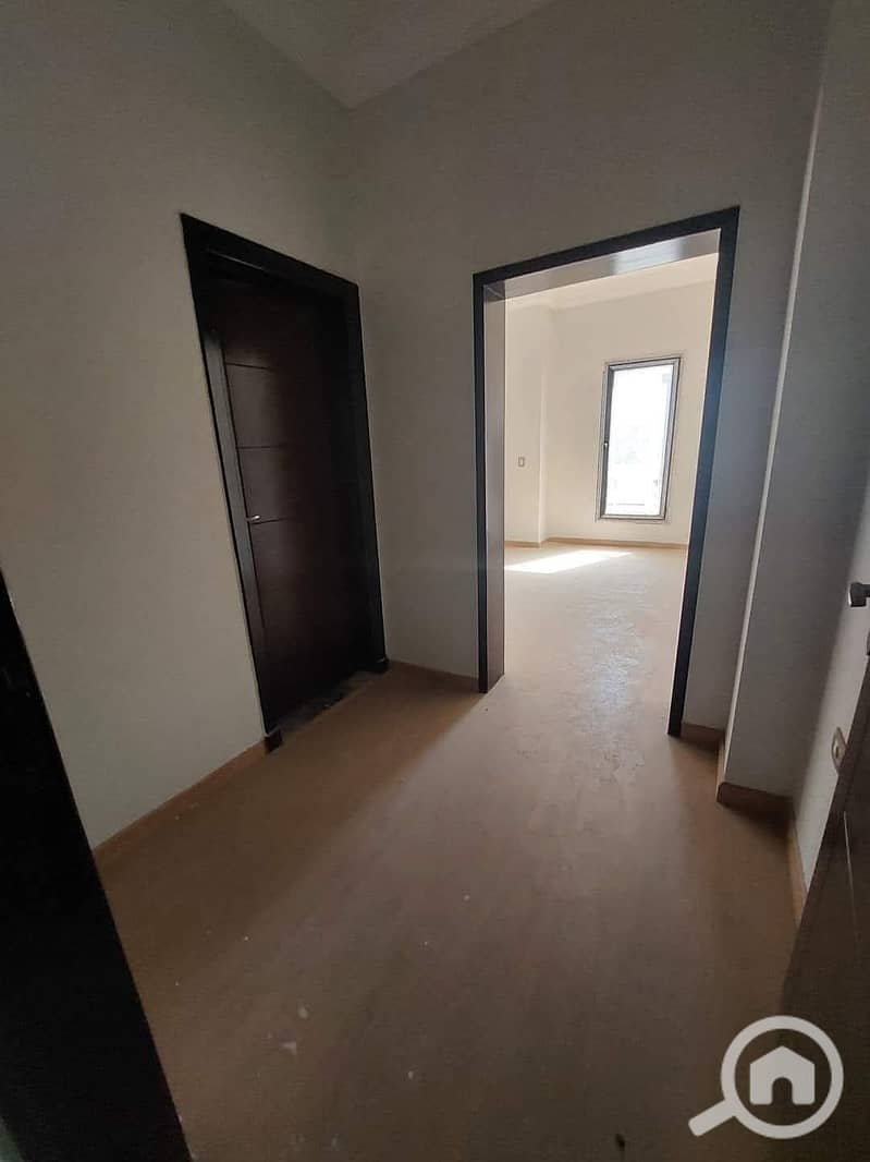 10 ab2fe9a7-49da-4b09-a482-7875a6cb0bc0. jpg