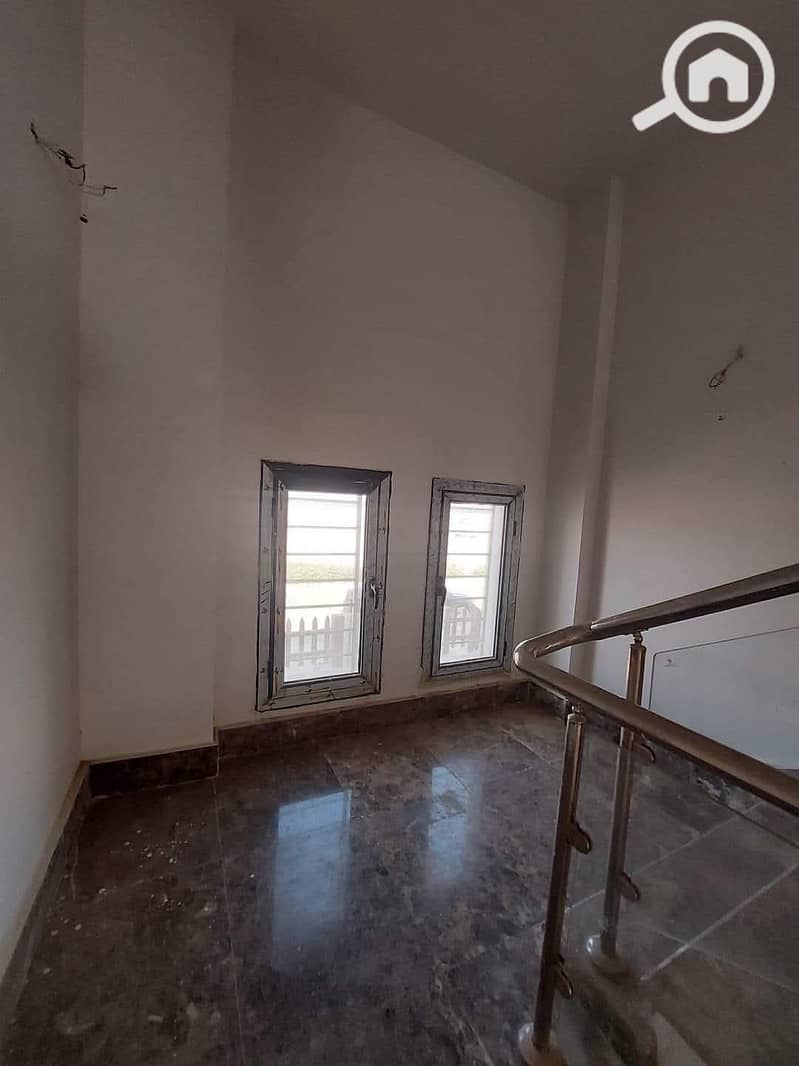 12 da879844-a1e0-4475-9471-dde35c8d239b. jpg