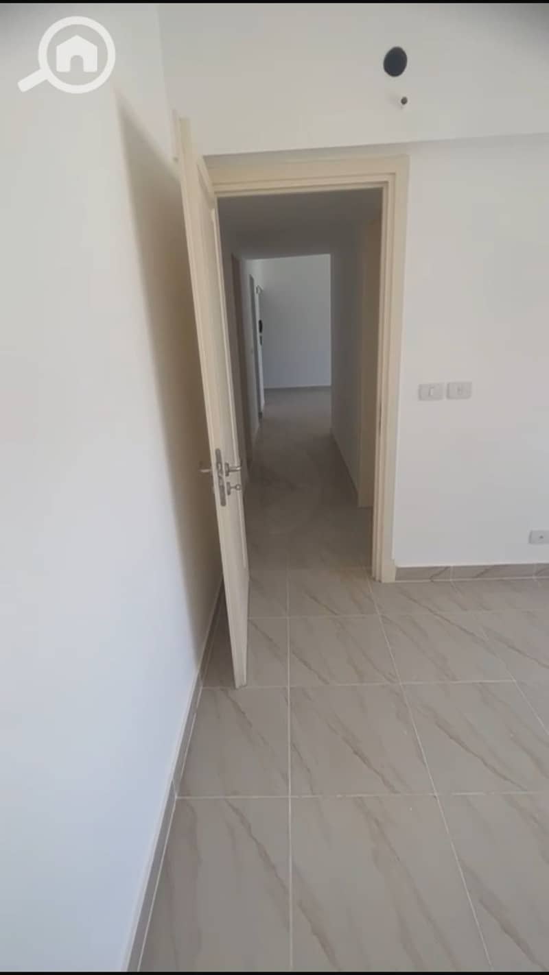 5 281f0c8c-eb33-4960-99e3-fd0d497d8926. jpg