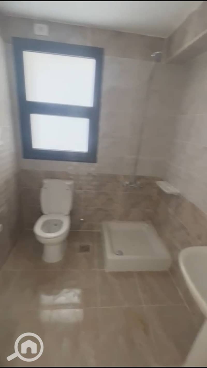 10 90bde5eb-b43e-4c8c-92c8-1cefaca3d796. jpg