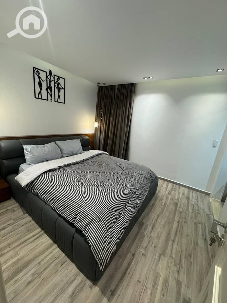 6 876c6af4-bb06-4f49-b6f2-64a267435245. jpg