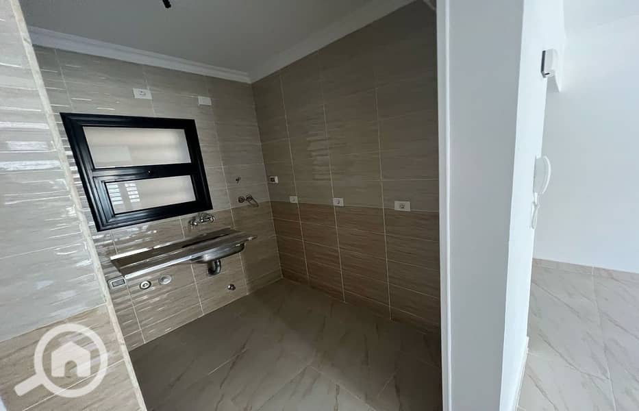 8 d22780de-8899-4918-b124-adb0b3cbe948. jpeg