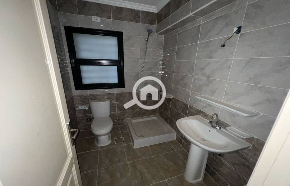 10 1a7bed91-3757-470e-a2b7-cad6c248db83. jpeg