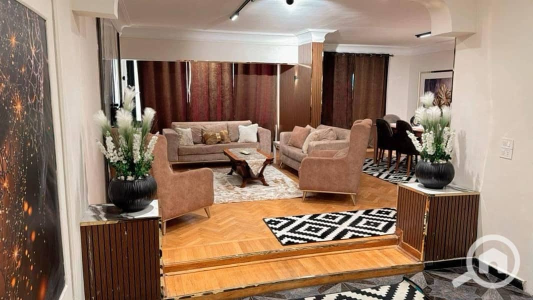 2 05cfeeed-cc1a-49d7-8f88-a03f52f22fc7. jpg