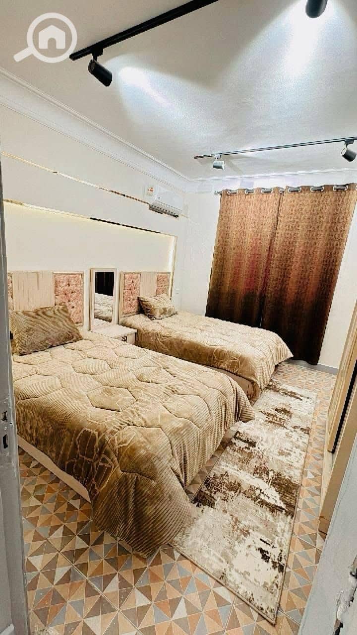 6 4f152df0-944f-49cc-bc72-3e7e84f46d78. jpg