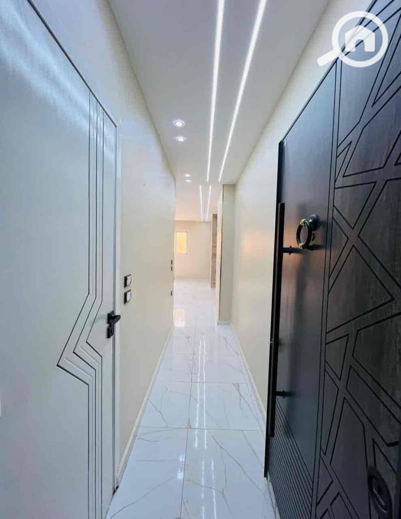 6 082d0df7-f9e8-4e7f-b545-f2c84cd08e8d. jpg