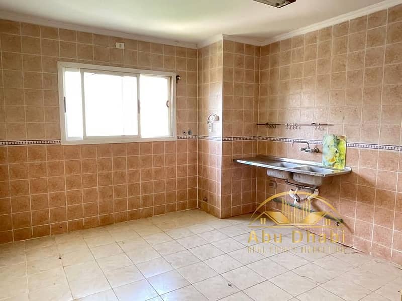 9 4250c076-d8e9-4173-9140-0fdc4f2e4d57. jpg