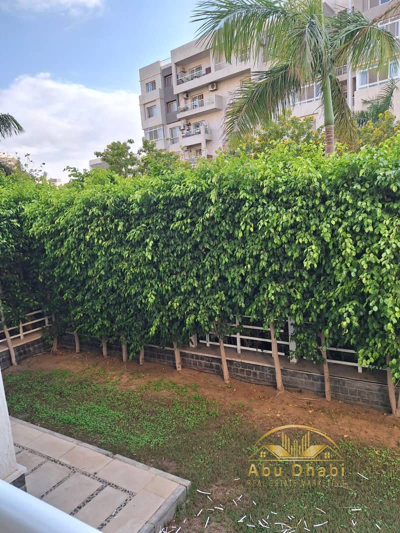 9 b7bf17cc-e905-400d-af94-21bca1cdb891. jpg