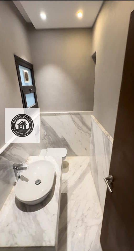 9 WhatsApp Image 2024-08-25 at 12.44_edited0. jpg