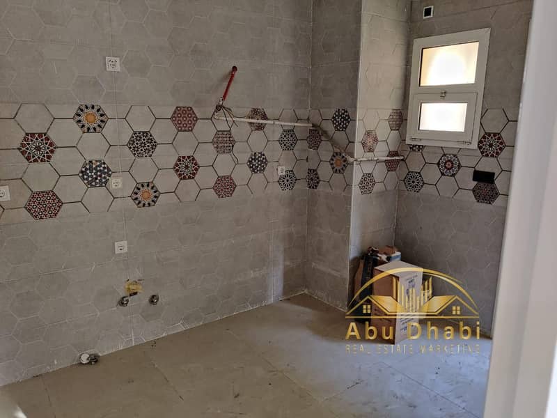 6 c095b445-a684-4b56-8c4e-2481d4ef93de. jpg