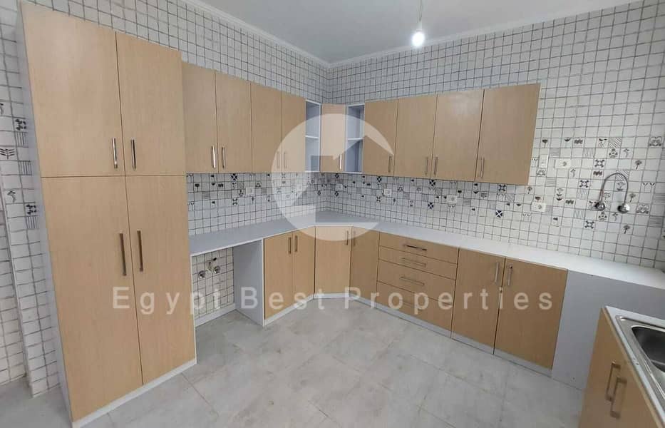 8 b407d2ad-6cde-43d2-9888-d3269372fbe0. jpeg