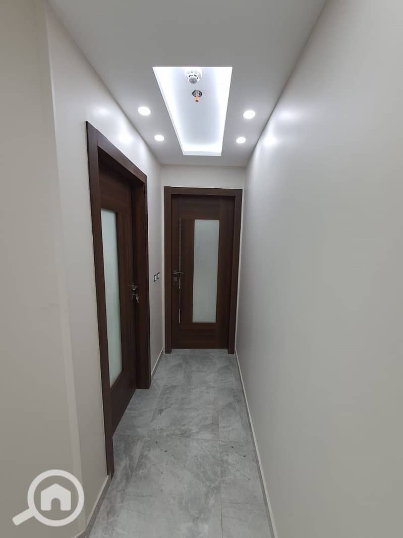 5 61e3872a-327a-45ab-860e-1d260faf9344. jpg