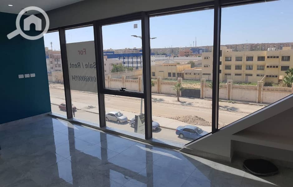 9 e4115ad3-24de-4d3f-a52e-7fcb270d4284. jpg