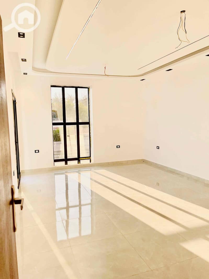 9 aef35224-8853-47c3-9fe2-a9778fa44f31. jpg