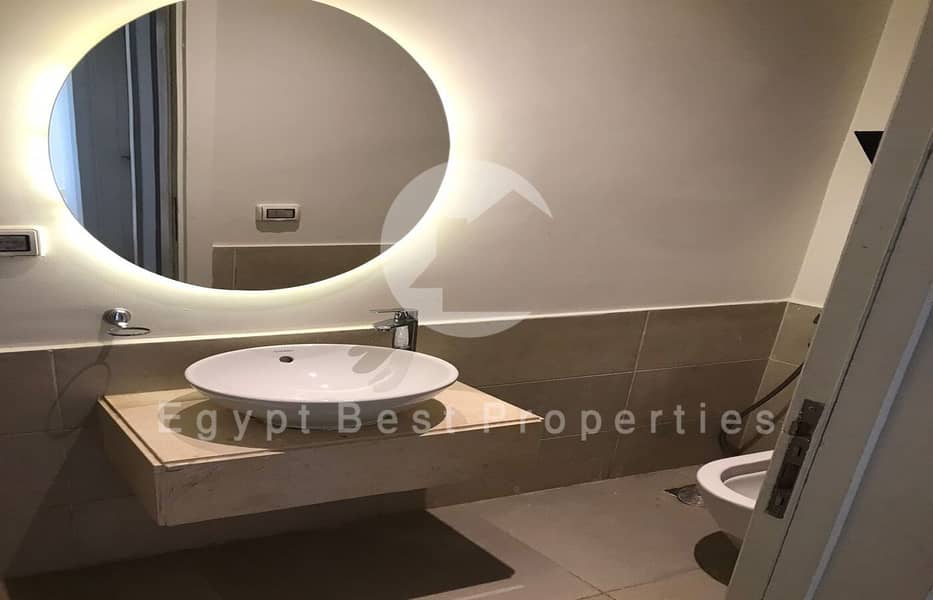 8 WhatsApp Image 2025-12-21 at 17.51. 36_fa9ca3f4. jpg