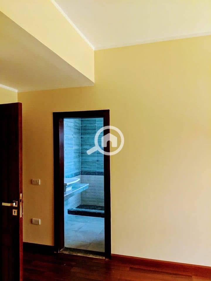 6 54435979_2160087517637564_4005883050285072384_n. jpg