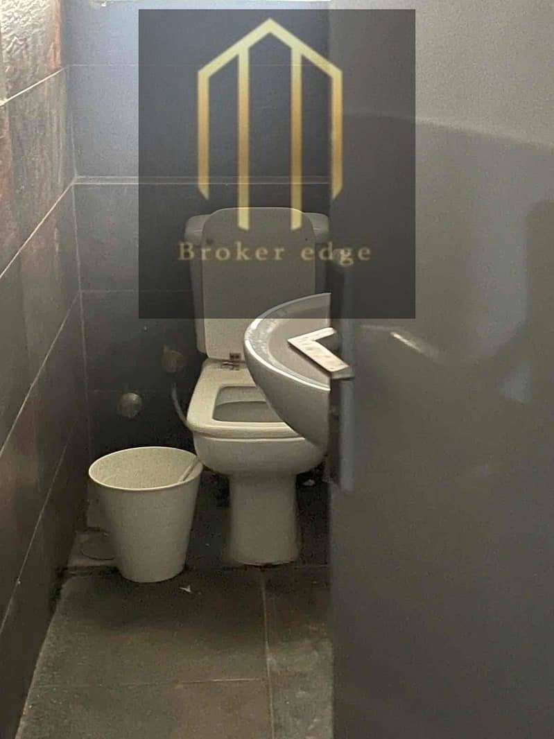 2 ab43b743-6113-4d32-af2c-22f13bd7c6ba. jpg