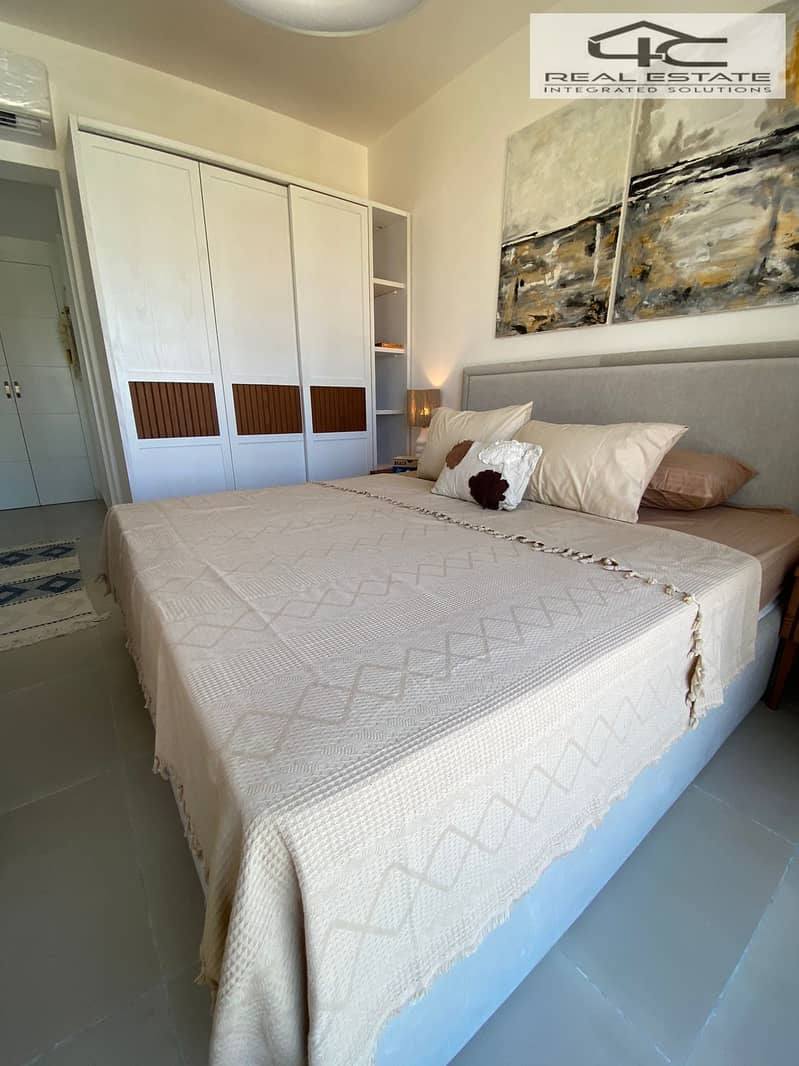 8 fea4d528-2099-4c8a-ad81-8a9ea9db0de4. jpg